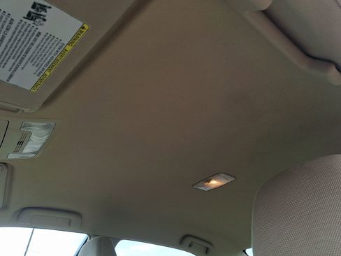 Used 2013 Toyota Camry LE image 14