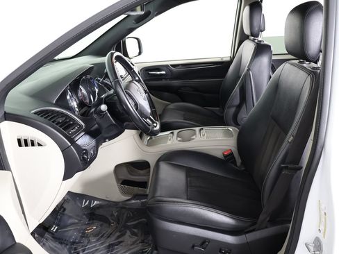 Used 2020 Dodge Grand Caravan SXT FWD image 27