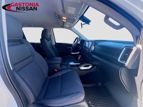 Used 2024 Nissan Frontier SV w/ Technology Package image 36