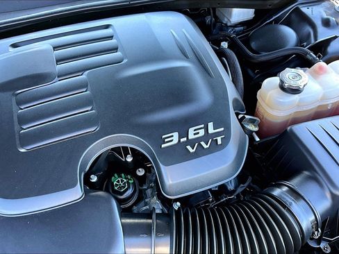 Used 2023 Dodge Challenger SXT RWD image 30