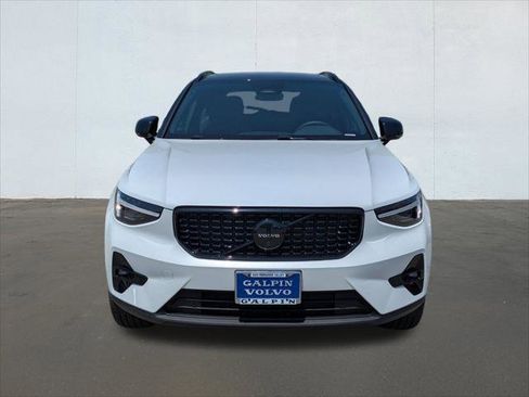 New 2026 Volvo XC40 B5 Ultra w/ Climate Package image 4