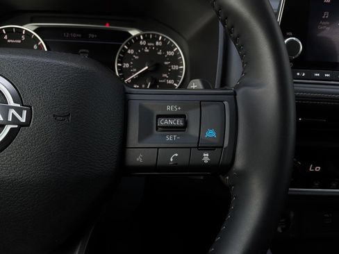 Used 2025 Nissan Rogue SV FWD image 34