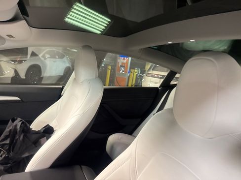 Used 2023 Tesla Model 3 Performance image 12