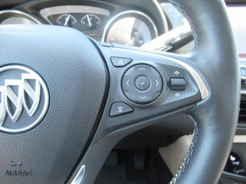 Used 2019 Buick Envision Essence FWD image 22