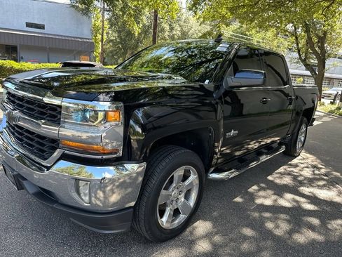 Used 2018 Chevrolet Silverado 1500 LT w/ Texas Edition RWD image 3