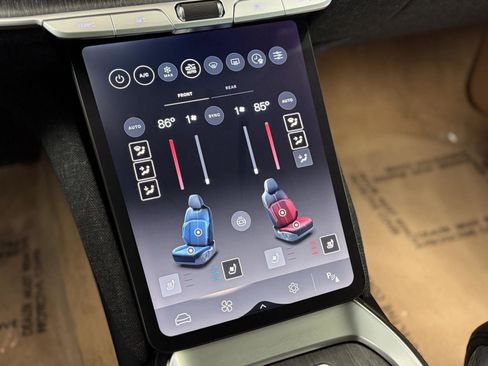 Used 2023 Lucid Air Touring image 28