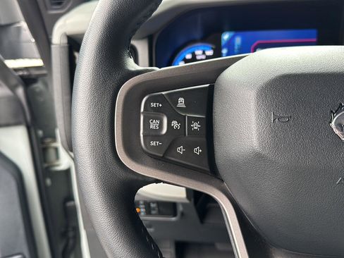 Used 2023 Ford Bronco Badlands image 18