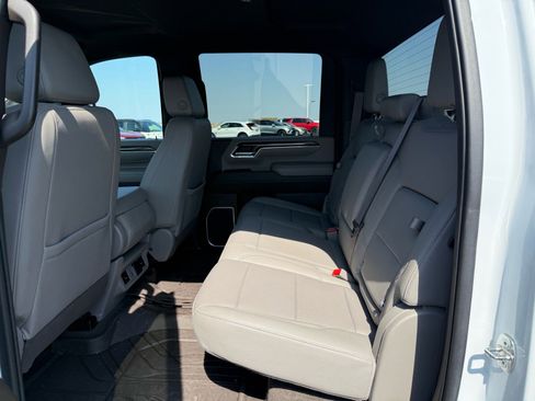 Used 2024 Chevrolet Silverado 2500 LTZ AWD/4WD image 14