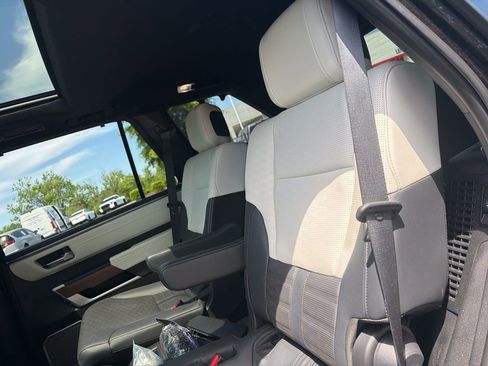 Used 2024 Toyota Sequoia Capstone image 9