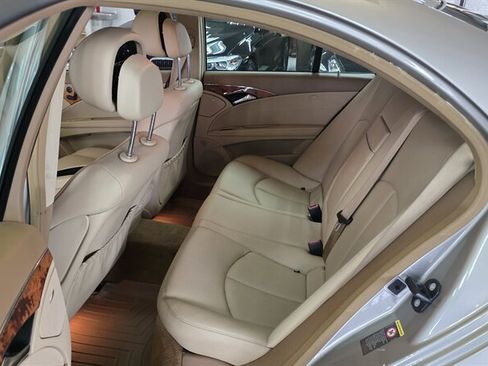 Used 2008 Mercedes-Benz E 350 4MATIC Sedan image 19
