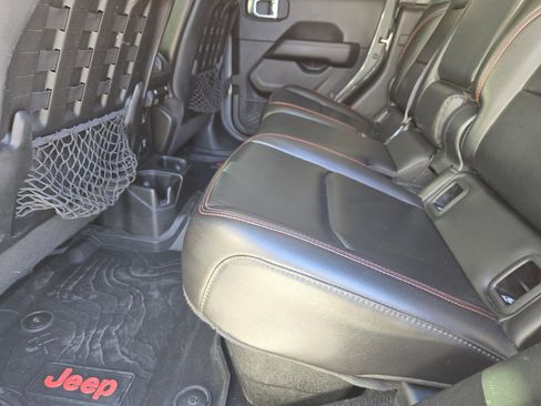 Used 2020 Jeep Gladiator Rubicon image 32