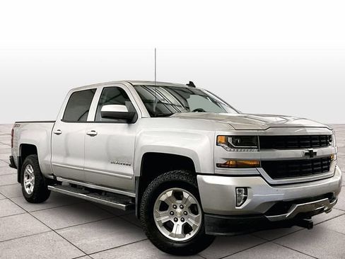 Used 2018 Chevrolet Silverado 1500 LT w/ All Star Edition AWD/4WD image 3
