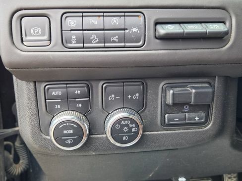 Used 2023 GMC Yukon XL Denali Ultimate AWD/4WD image 14