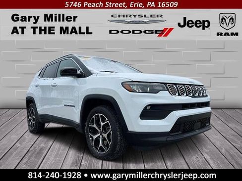 Used 2025 Jeep Compass Limited image 1