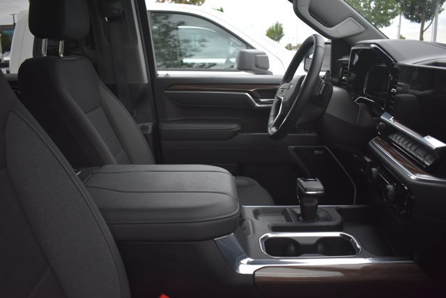 Used 2025 Chevrolet Silverado 1500 RST AWD/4WD image 4