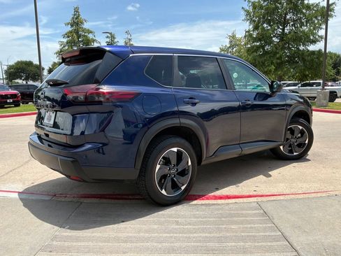 Used 2025 Nissan Rogue SV FWD image 6