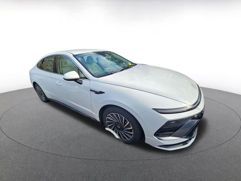 Used 2025 Hyundai Sonata SEL image 2