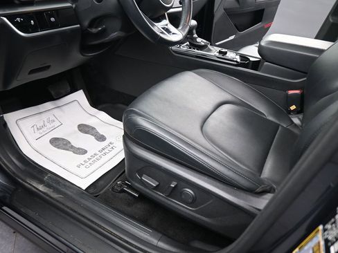 Used 2024 Kia Sportage EX image 41