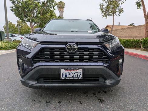 Used 2021 Toyota RAV4 XLE w/ Convenience Package FWD image 3