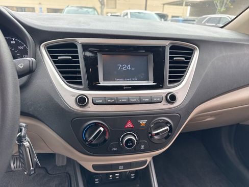 Used 2019 Hyundai Accent SE w/ Cargo Package FWD image 8