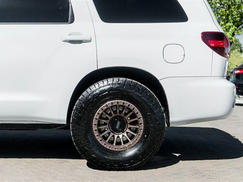 Used 2021 Toyota Sequoia TRD Pro AWD/4WD image 15