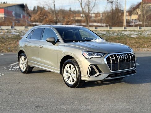 Certified 2025 Audi Q3 2.0T Premium w/ Convenience Package image 9