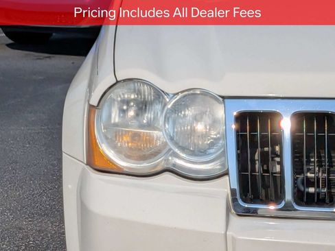 Used 2010 Jeep Grand Cherokee Limited w/ Trailer Tow Group AWD/4WD image 10