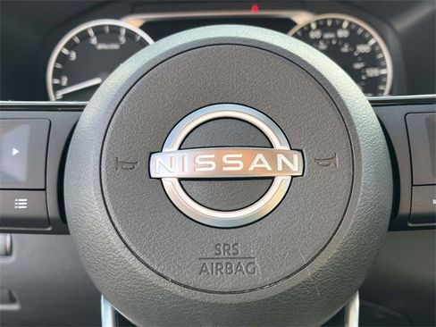 Used 2023 Nissan Rogue SV image 35