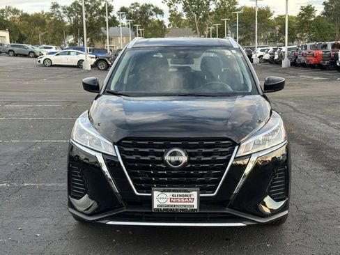 Certified 2023 Nissan Kicks SV image 2