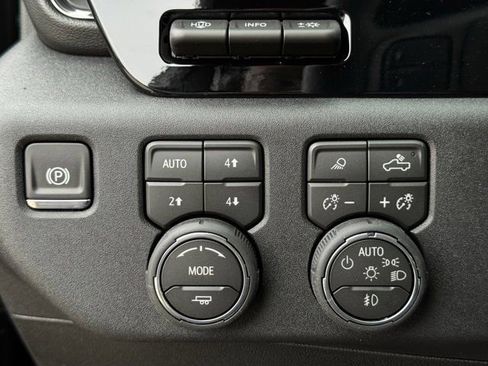 New 2026 Chevrolet Silverado 2500 ZR2 AWD/4WD image 19