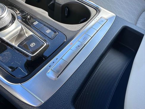 New 2026 Kia Carnival EX FWD image 18