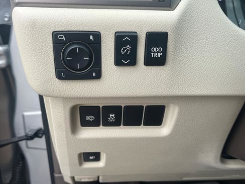 Used 2018 Lexus GX 460 image 18