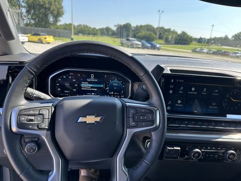 Certified 2026 Chevrolet Silverado 1500 LT AWD/4WD image 11