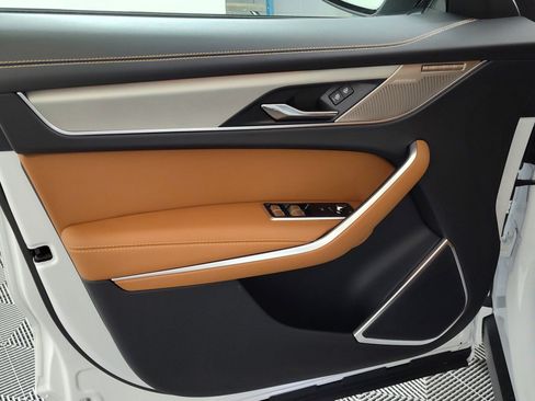 Used 2026 Jaguar F-PACE R-Dynamic S image 9