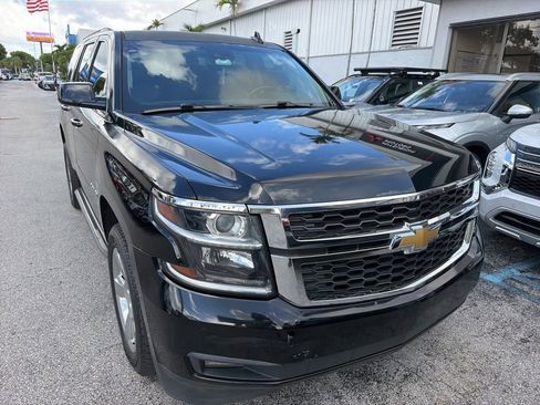 Used 2017 Chevrolet Tahoe LT w/ Luxury Package RWD image 2