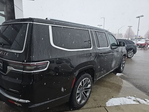 Used 2023 Jeep Grand Wagoneer L Series III image 6