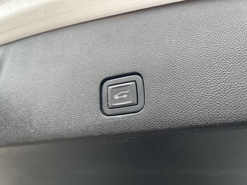 Used 2023 Cadillac XT6 Sport image 52