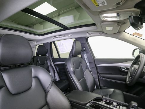 Used 2024 Volvo XC90 B5 Core w/ Climate Package image 19