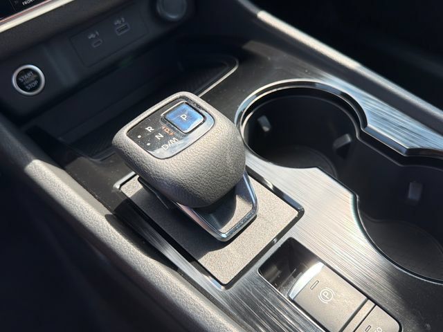 Used 2022 Nissan Rogue SV AWD/4WD image 23