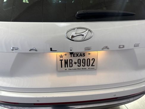 Used 2024 Hyundai Palisade Calligraphy FWD image 13