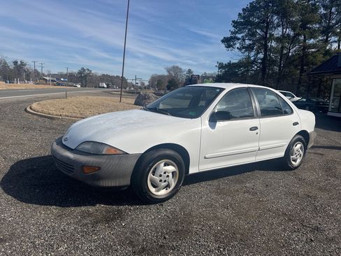 Used 1998 Chevrolet Cavalier Sedan image 2