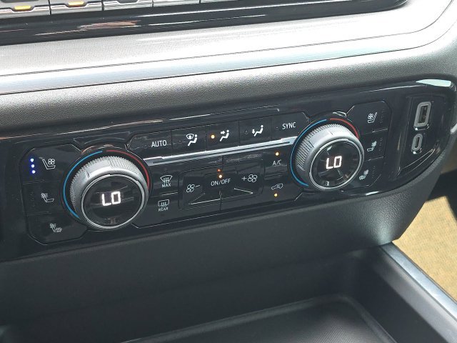 Used 2024 Chevrolet Silverado 3500 High Country w/ High Country Premium Package AWD/4WD image 35