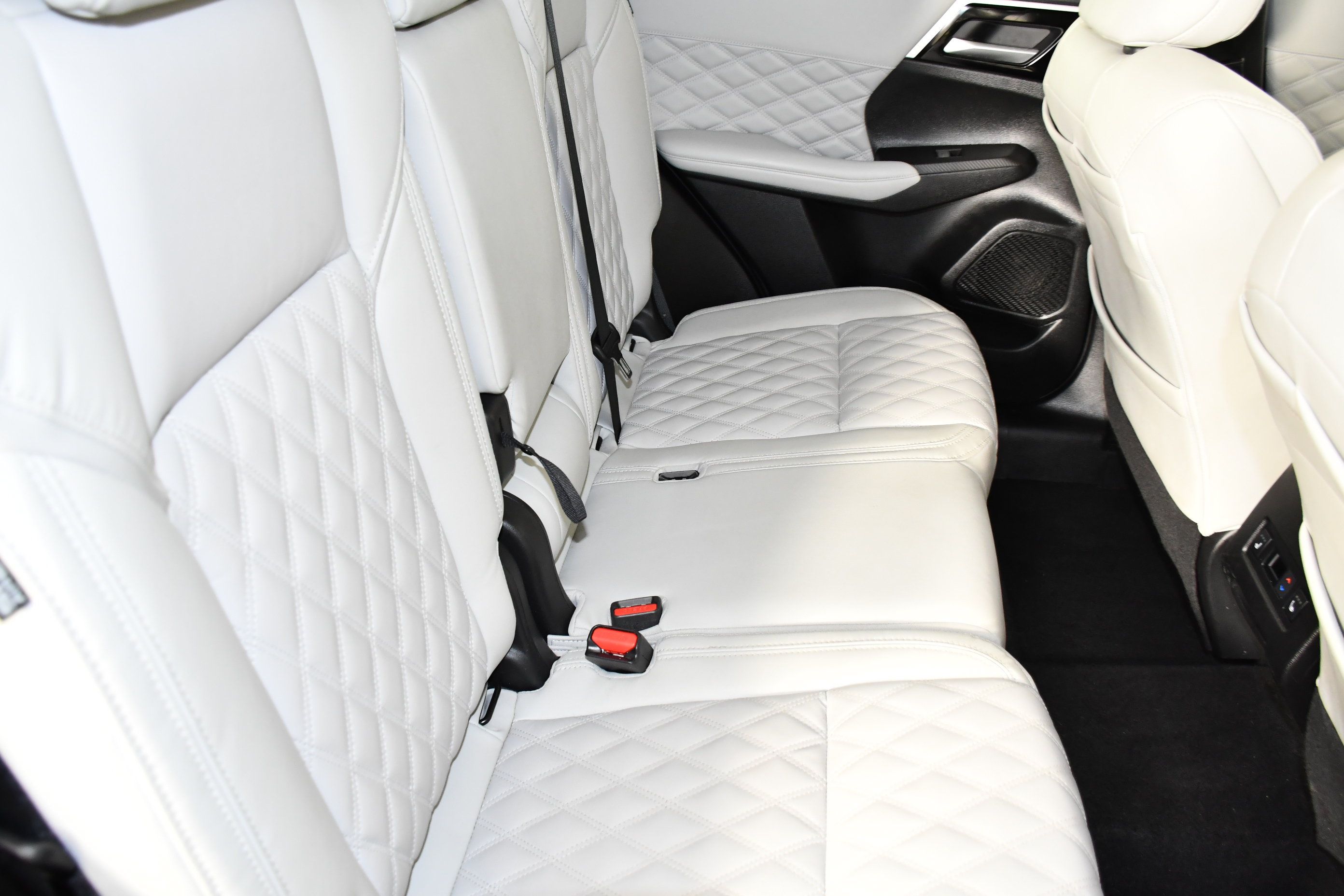 Used 2024 Mitsubishi Outlander SEL AWD/4WD image 44