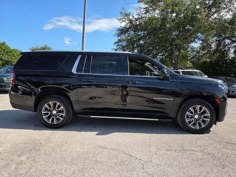 Used 2021 Chevrolet Suburban LT RWD image 8