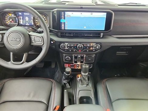 Used 2025 Jeep Wrangler Unlimited Rubicon image 36