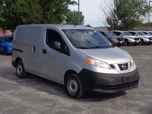 Used 2017 Nissan NV200 S w/ Back Door Glass Package FWD image 3