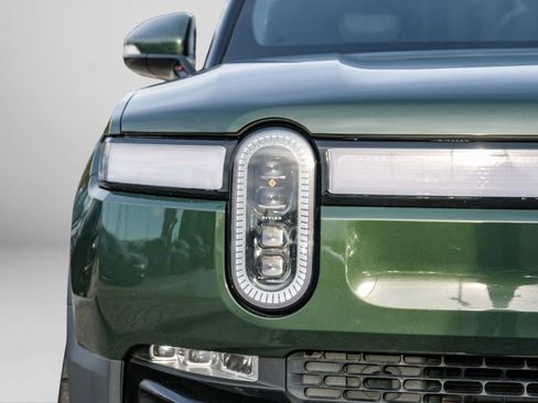 Used 2022 Rivian R1T Adventure image 52