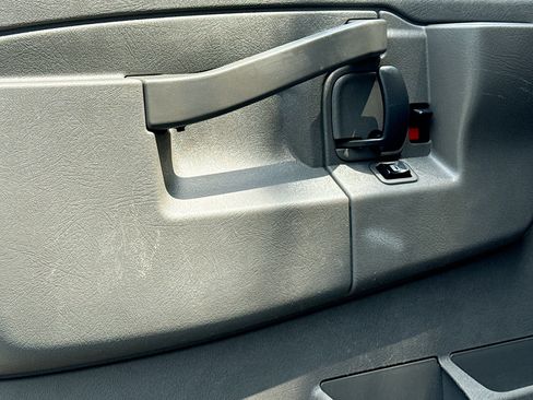 Used 2022 GMC Savana 3500 w/ Power Convenience Package image 15