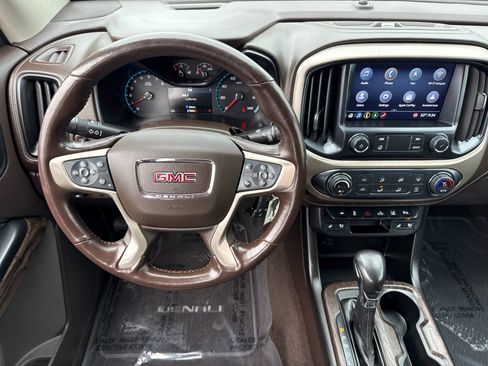 Used 2022 GMC Canyon Denali image 14