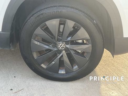 Used 2022 Volkswagen Taos S FWD image 4